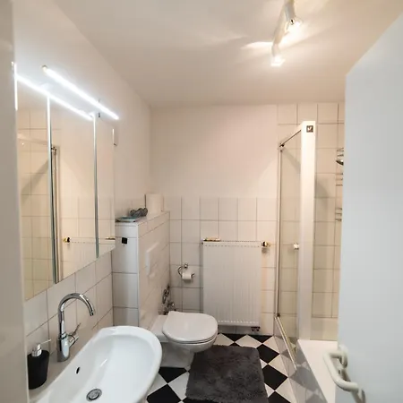 Wohnen Auf Privater Reitanlage * Muensingen